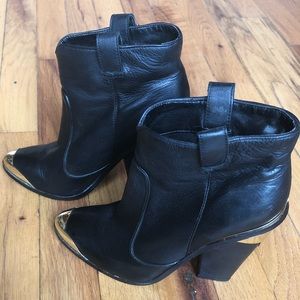 Dolce Vita Booties